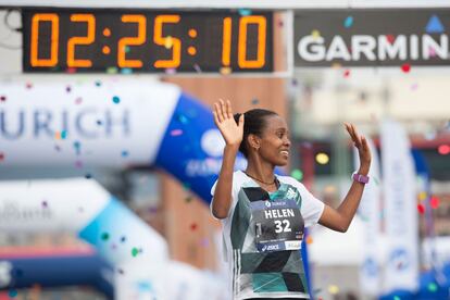 La guanyadora en la categoria femenina, Helen Bekele.