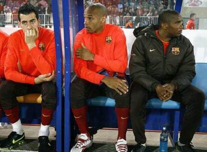 Busquets, Henry y Eto'o, el domingo en el banquillo del Barcelona en Almería.