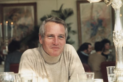 Paul Newman. Podríamos sacarlo en cualquier lugar, a cualquier edad, pero esta imagen es en Nueva York en 1977.