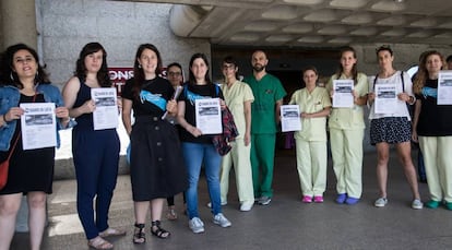 Concentración de eventuales en el Hospital Universitario de Santiago. 