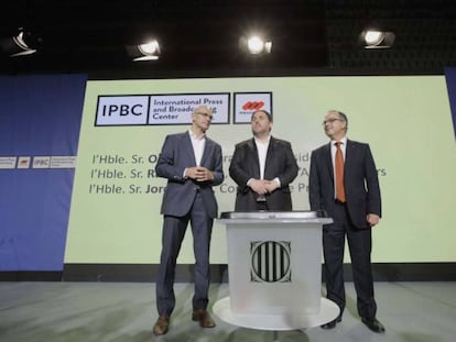 From left to right: Raül Romeva, Oriol Junqueras and Jordi Turull at Friday’s press conference.