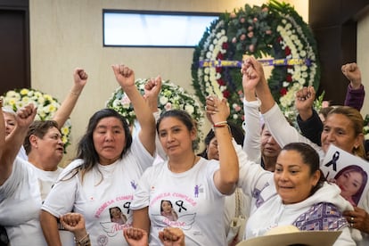 Momentos en los que se gritaron consignas de justicia, de apoyo y de respaldo entre las madres buscadoras que integran el colectivo ‘Una luz en el camino’, que formó Jaqueline Palmeros y otras mujeres, en 2021.