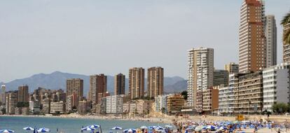 Edificios en la playa de Benidorm.