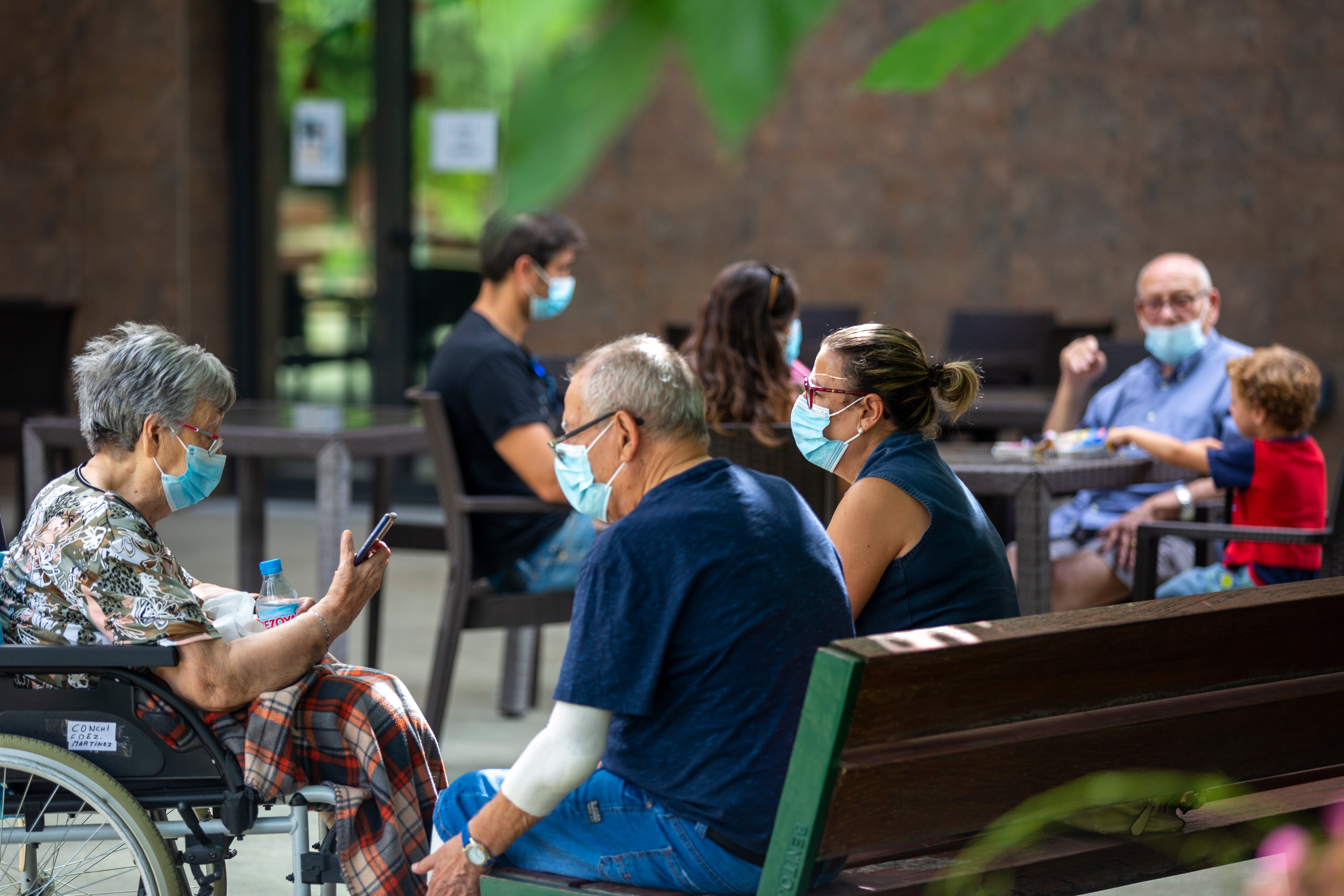 La vivienda, el envejecimiento o el impacto de la IA en el trabajo: los retos de una Cataluña donde la pobreza se cronifica