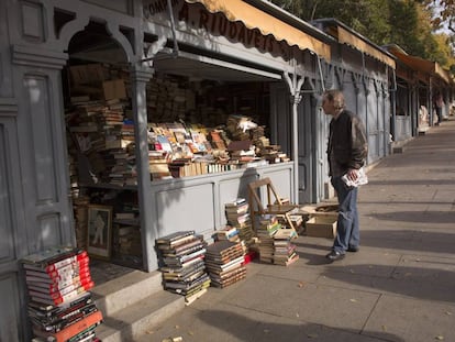 Puestos de libros en la Cuesta de Moyano (Madrid).