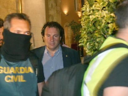 Daniel Massagué tras ser detenido por la Guardia Civil.