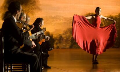 Sara Baras en el rodaje de <i>Flamenco, Flamenco,</i> de Carlos Saura.