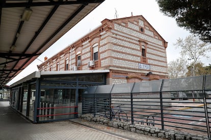 La estación de cercanías de Valdemoro amanece totalmente vacía el pasado 27 de marzo.