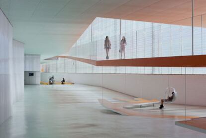 Interior del nuevo Palacio de Congresos y Auditorio El Batel, de Cartagena, conocido como <i>El B, </i>obra de los arquitectos Lucía Cano y José Selgas.