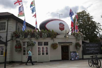 Un pub decorado con motivo del Mundial de rugby