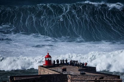 Faro y fuerte de San Miguel, el anfiteatro de las olas.