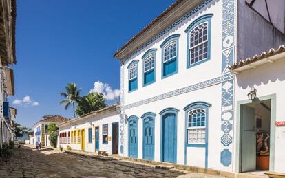 Calle del centro hist&oacute;rico de Paraty, una de las ciudades coloniales mejor conservadas de Brasil. 