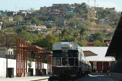 El tren Interoceánico, durante su inauguración este viernes, en Salina Cruz (Oaxaca).