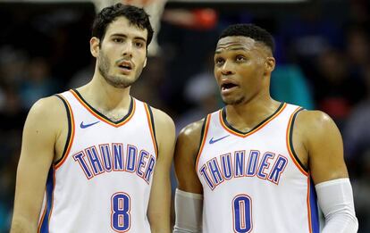 Abrines y Westbrook, durante el Thunder-Hornets.