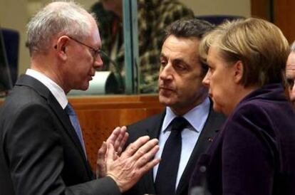 Van Rompuy, Merkel y Sarkozy, en el Consejo Europeo.