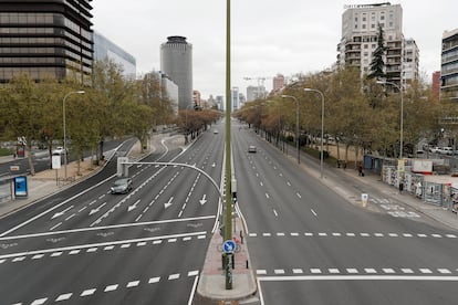 Paseo de la Castellana de Madrid, el jueves, prácticamente vacío.