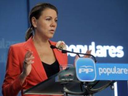 La secretaria general del PP, María Dolores de Cospedal, durante la rueda de prensa que ofreció al término de reunión semanal de la dirección de su partido con los tres vicesecretarios generales y los portavoces parlamentarios.
