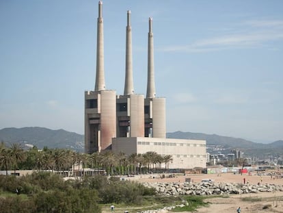 Les tres xemeneies de Sant Adri&agrave;.