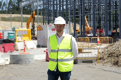Juan Prieto, director de la nueva interconexión eléctrica, en las obras.