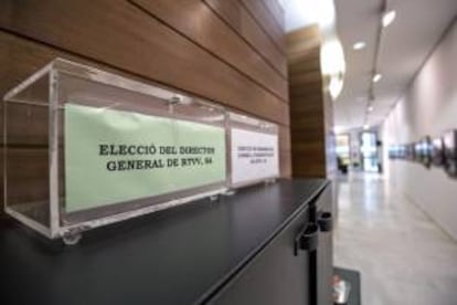 Urnas para la elección de cinco miembros del consejo de administración de Radiotelevisión Valenciana y de su director general el pasado día 19 de noviembre. Les Corts votan hoy la extinción y liquidación de Radiotelevisión Valenciana. EFE/Archivo