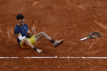 Roland Garros corona a un incontenible Alcaraz tras remontar a Zverev