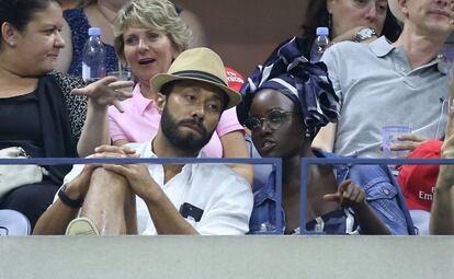 Lupita Nyong'o acudió a la segunda jornada del Us Open de tenis, en Nueva York, acompañada de un amigo.