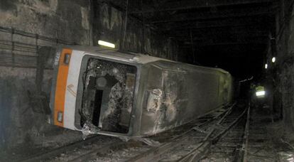 Vagón del metro de Valencia, que descarriló en un túnel y causó 43 muertos.