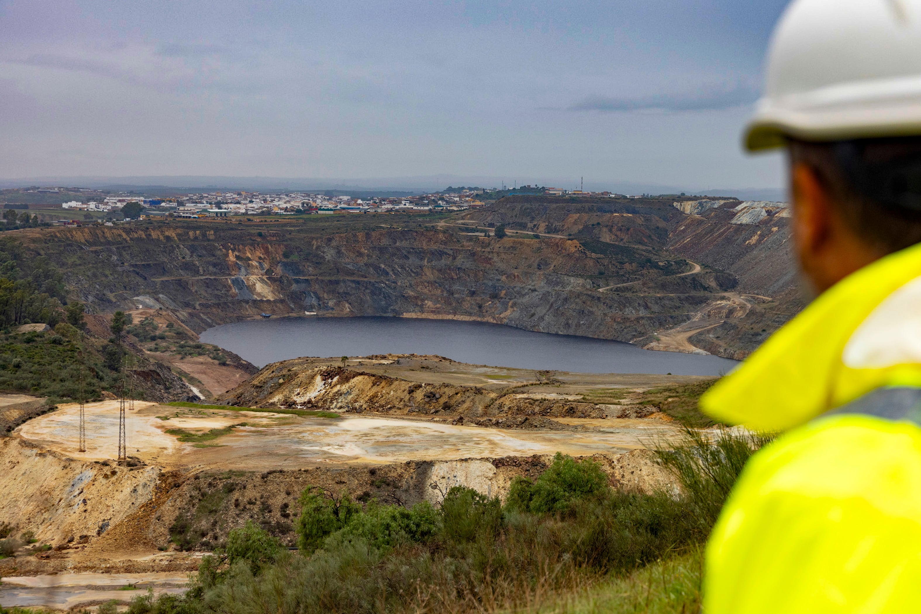 La Junta copió y pegó un informe de Minas Los Frailes para considerarlas de “interés superior” y eludir la norma europea