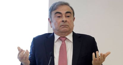 Carlos Ghosn, en una rueda de prensa en 2020.