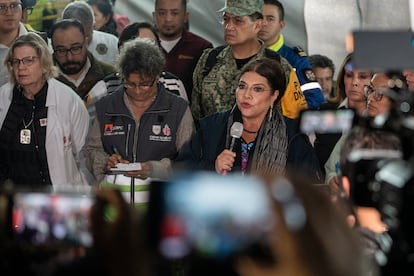 Clara Brugada anuncia que aseguramiento de los alrededores del accidente frente a posibles riesgos han concluido de manera satisfactoria.