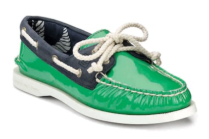 Naúticos
	También lo desechamos por clásico pero ahora combina con las últimas tendencias de maravilla. Éste de charol es de Sperry (125 euros).