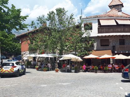 Una terraza de Navacerrada este sábado, primero de la fase 1 de desescalada