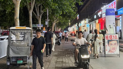 El ‘hukou’, la frontera invisible que persigue a los migrantes internos de China