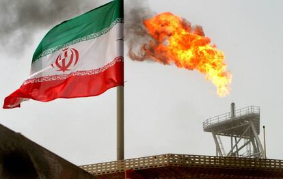 Pozo petrolífero en los campos de Soroush, en Irán.