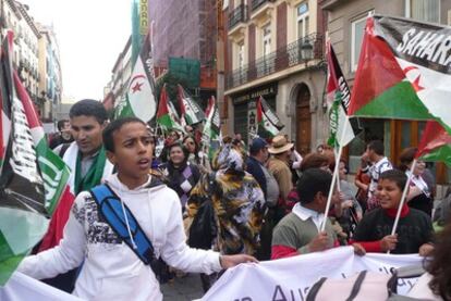 Los manifestantes han exigido la autodeterminación del pueblo saharaui y la liberación de los cooperantes secuestrados en Argelia.