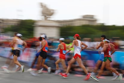 The marchers during the race in the centre of the French capital.