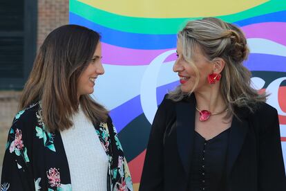 Ione Belarra y Yolanda Díaz en un acto institucional con motivo del Día del Orgullo, en Madrid, en 2022.