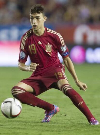 Munir controla el balón en el partido con Macedonia.