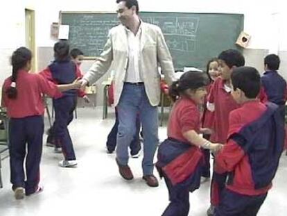 Actividades de socialización con el grupo de niños del colegio de mayoría musulmana que ha participado en la experiencia.
