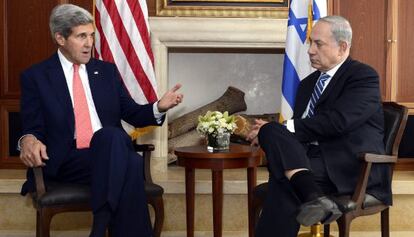 El secretario de Estado, John Kerry, y el Primer Ministro de Israel, Benjamin Netanyahu.
