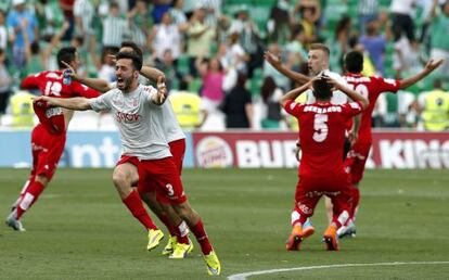 Los jugadores del Sporting celebran el ascenso.