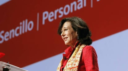 La presidenta del Banco Santander, Ana Botín, durante una comparecencia ante accionistas. 