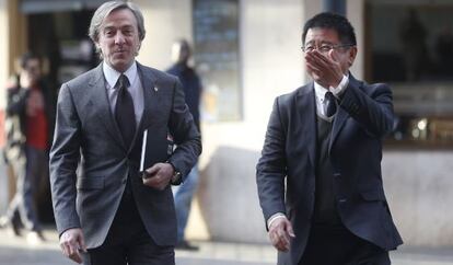 García Pitarch y el consejero del Valencia, Kim Koh.