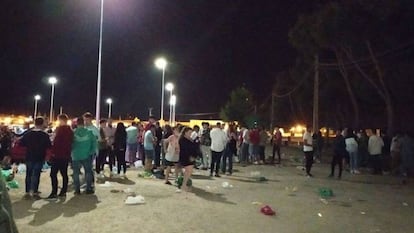 Cientos de personas se reúnen en el recinto ferial de Tomelloso (Ciudad Real).