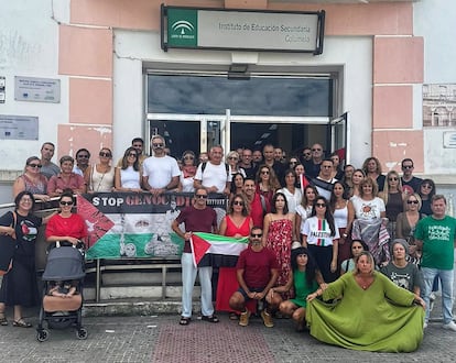 El claustro del IES Columela en apoyo al pueblo palestino, en una imagen publicada en su Facebook el 9 de septiembre.