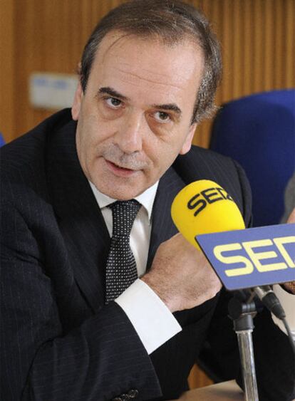 El portavoz del PSOE en el Congreso, José Antonio Alonso, en la entrevista que ha concedido hoy en la cadena SER.