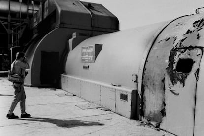 La central nuclear Vandell&ograve;s 1, tras el incendio de 1989.