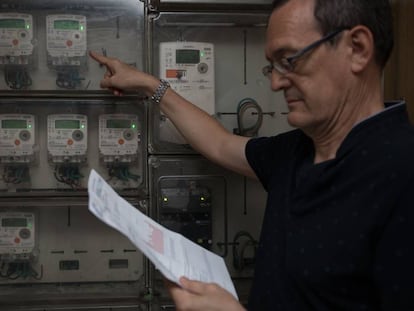 Contadores eléctricos inteligentes en un edificio de viviendas de Madrid.