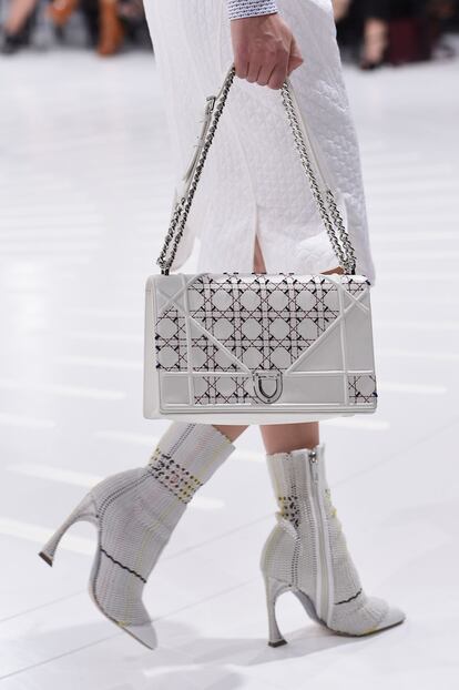 La mujer más minimalista de Christian Dior