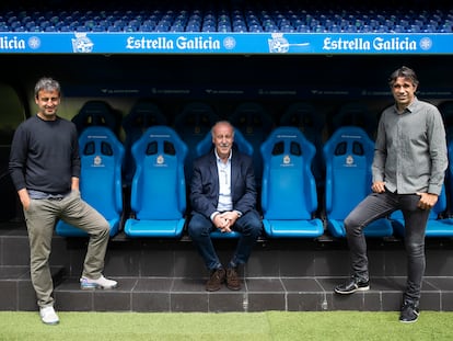 Entrevista a Fran Gonzalez y Juan Carlos Valeron exjugadores del RC Deportivo de La Coruña con el ex selecionador nacional Vicente del Bosque en el estadio de Riazor (A Coruña).